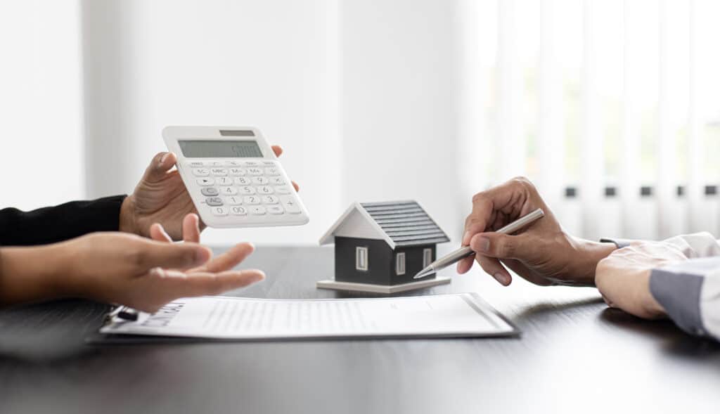 Quels sont les avantages de passer par un courtier hypothécaire ?