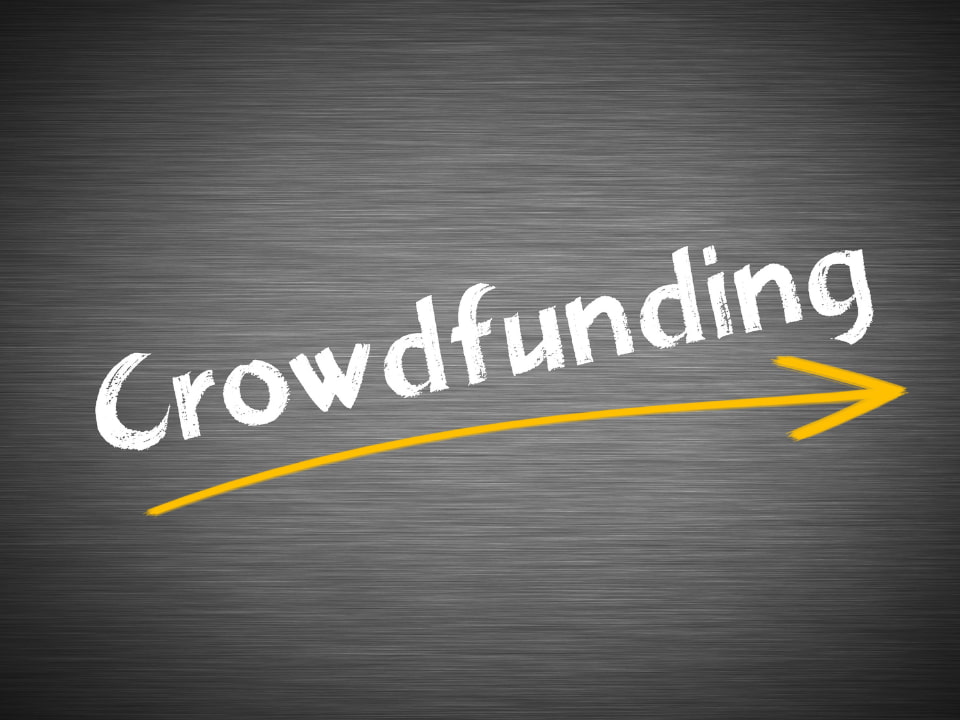 crowdfunding avec une flèche qui souligne