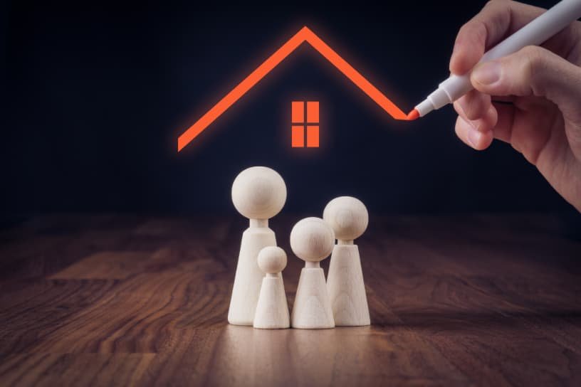 un dessin du toit d'une maison avec des personnes à l'interieur