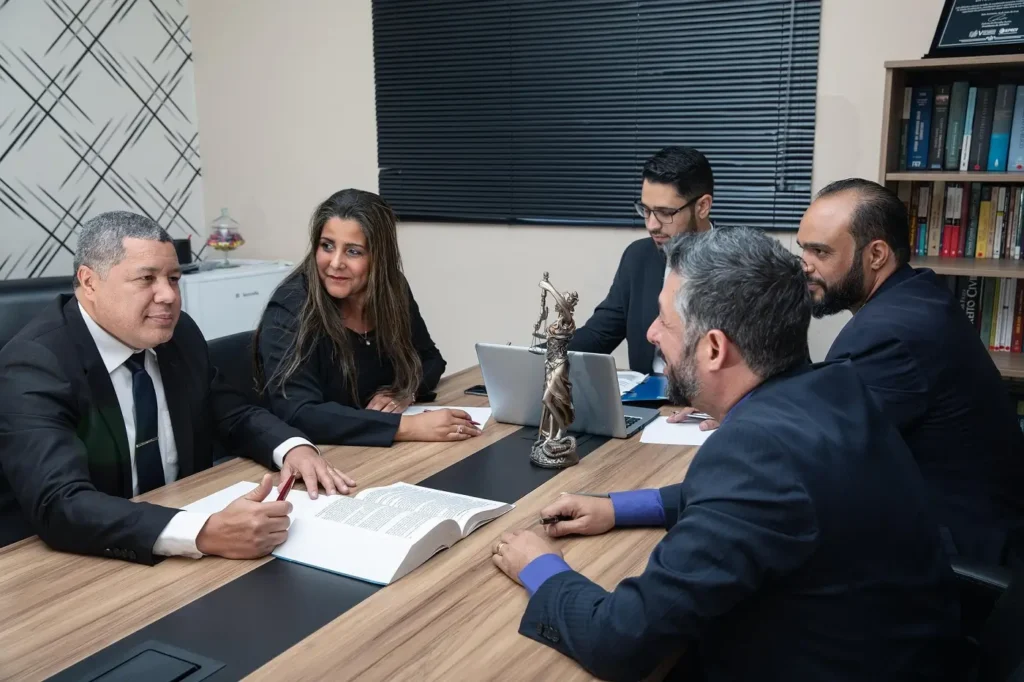 Réunion avec des avocats fiscalistes