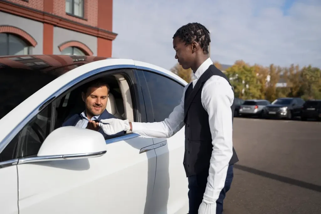 voiturier avec un client