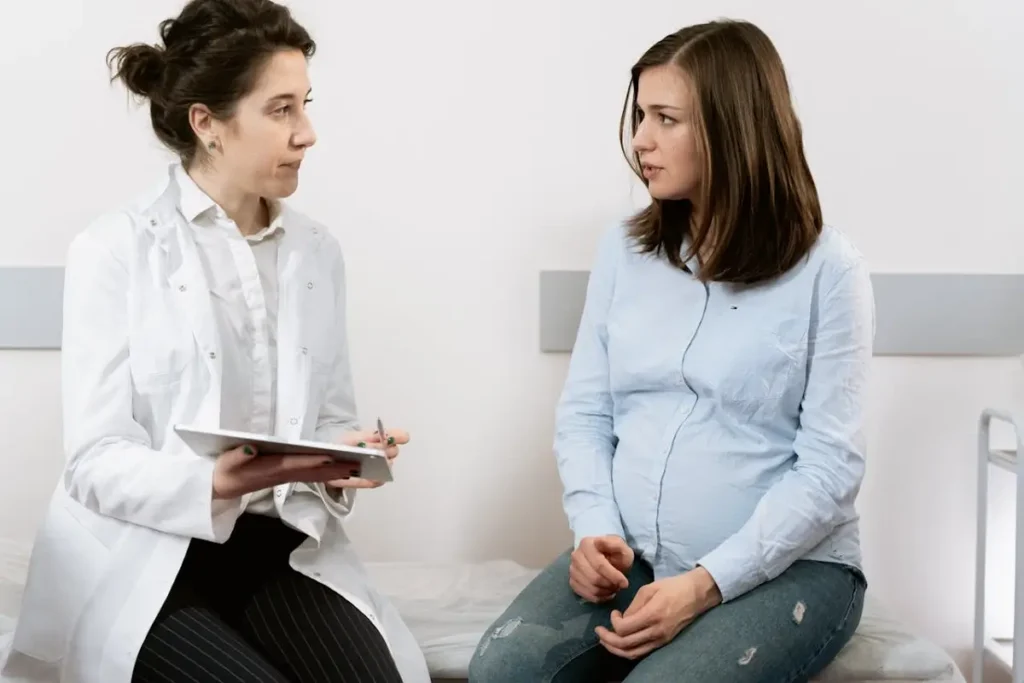 Consultation avec une sage-femme